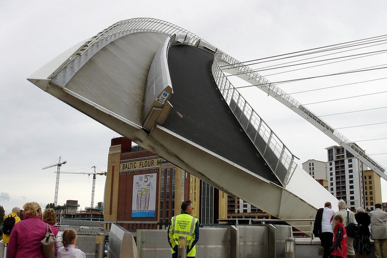 cầu nghiêng Gateshead Millennium3