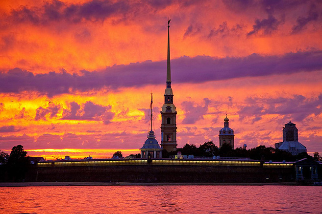 ngắm bình minh St Petersburg