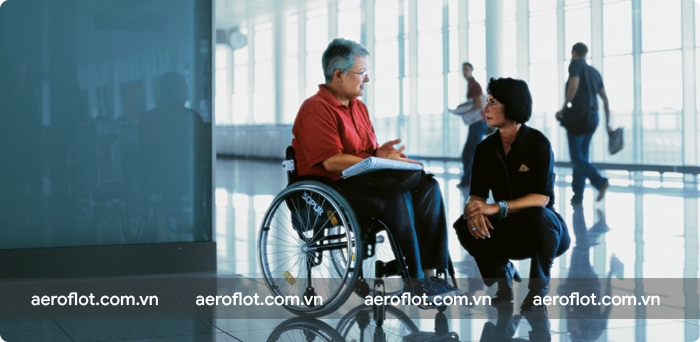 Người khuyết tật cần thông tin đến hãng cần hỗ trợ tại sân bay không?