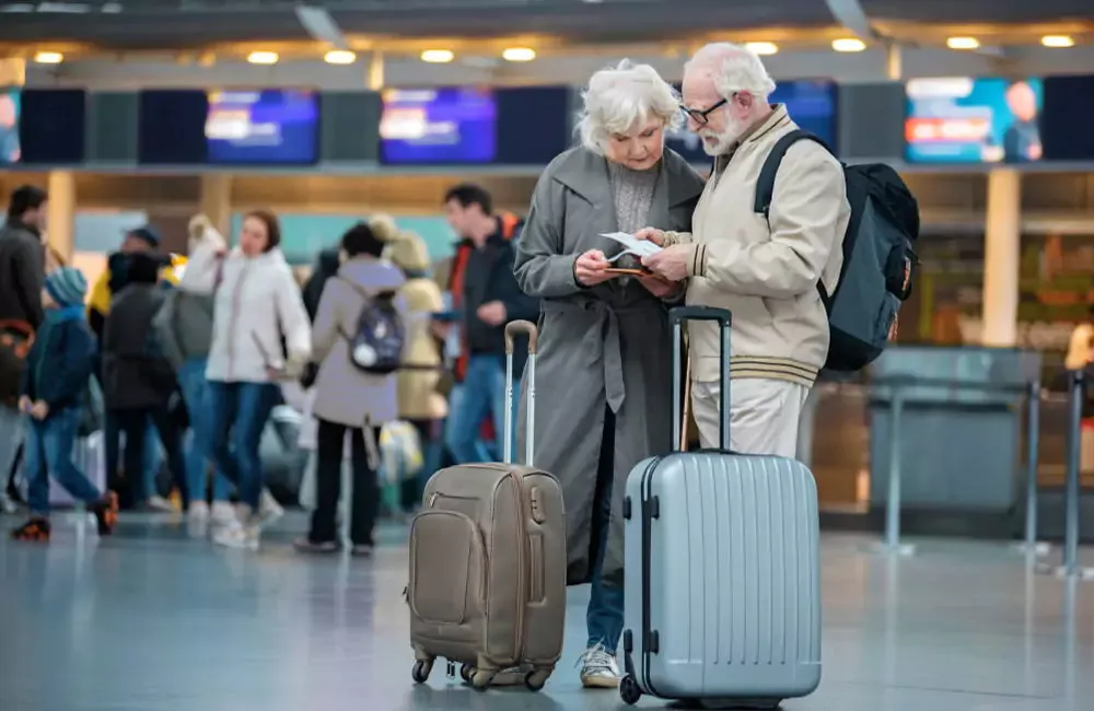 Những lưu ý dành cho người già đi máy bay Aeroflot
