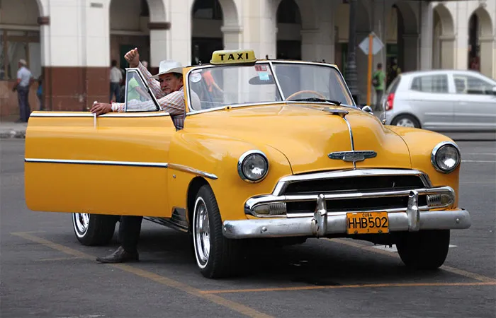 Gọi taxi ở Cuba