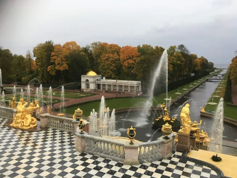 Grand Cascade và Kênh Biển