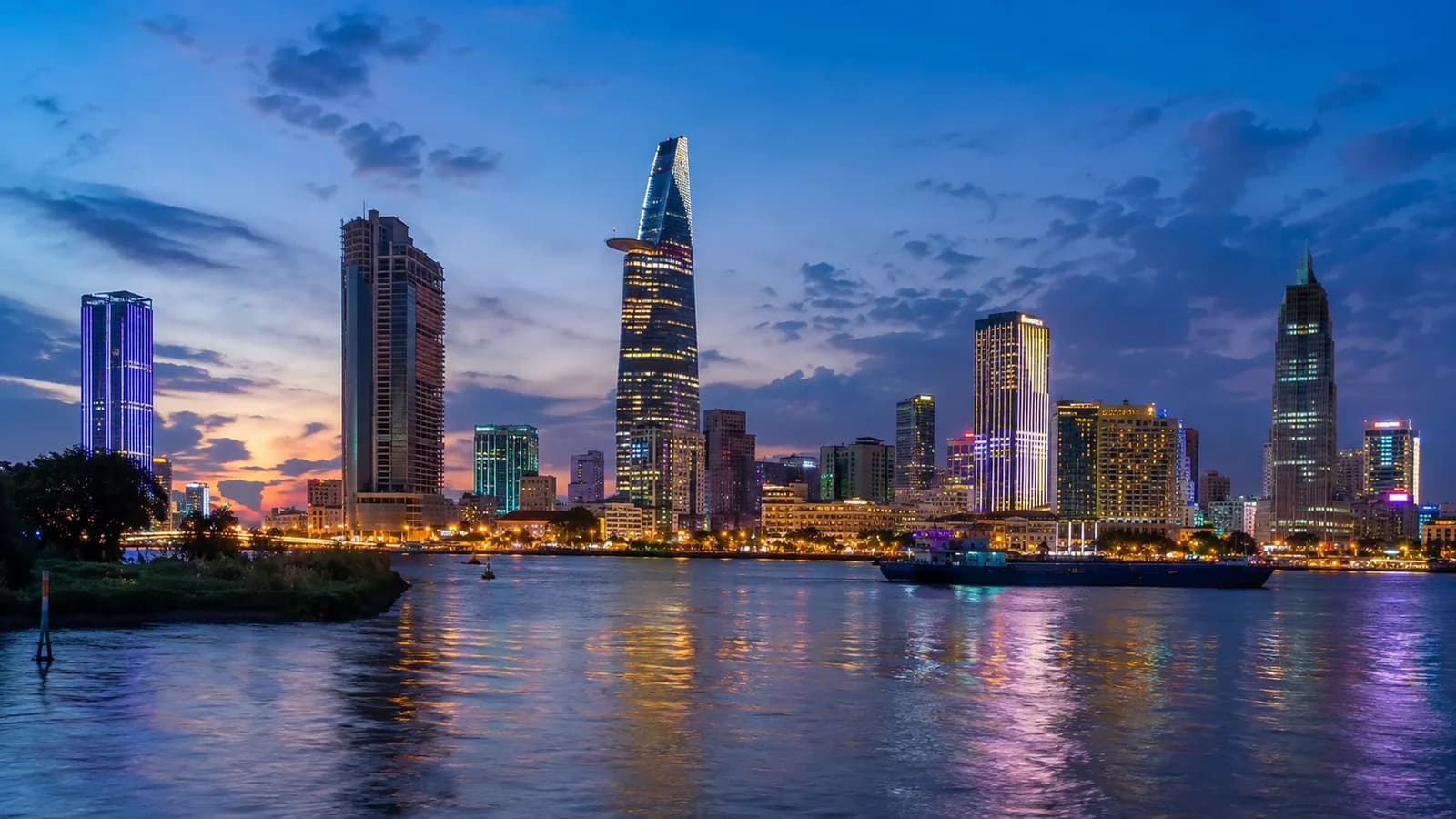 Minh họa điểm đến Hồ Chí Minh cho hành trình từ Nga về Việt Nam