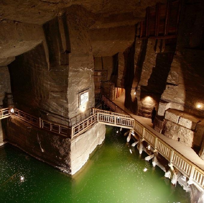 Mỏ muối Wieliczka hồ nước