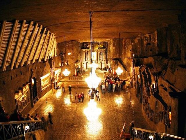 mỏ muối Wieliczka